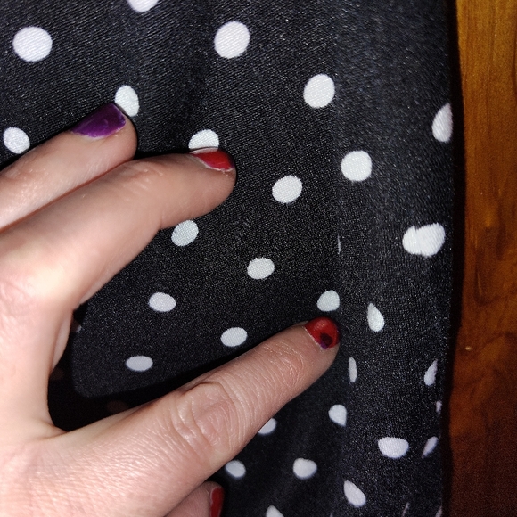 Shirred Retrolicious Black And White Polka Dot Top - Picture 5 of 6